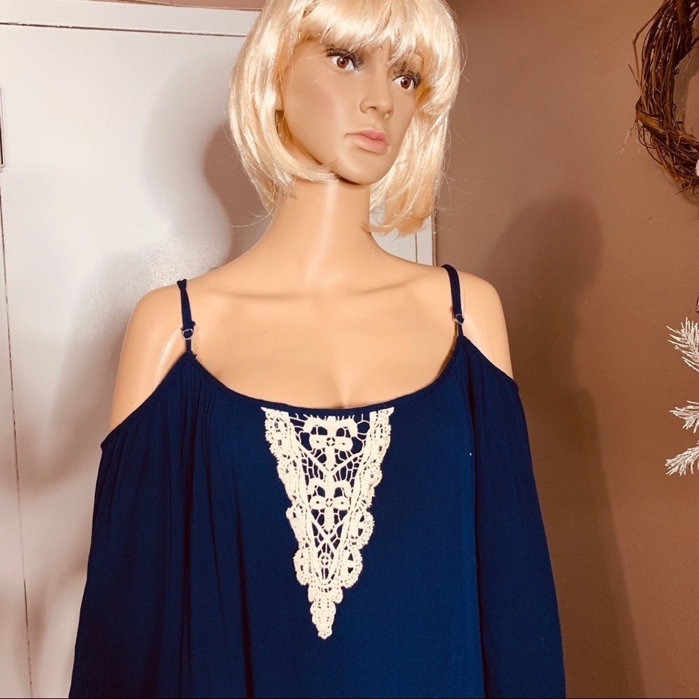 Cold Shoulder Alya Dress size Medium - Picture 5 of 6